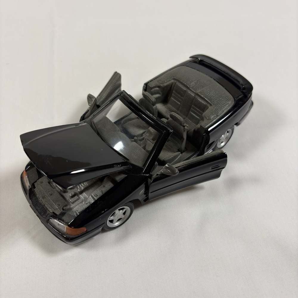 Maisto 1994 Ford Mustang GT Convertible 1:24 Diecast Black #31905 w/ Box S2-396